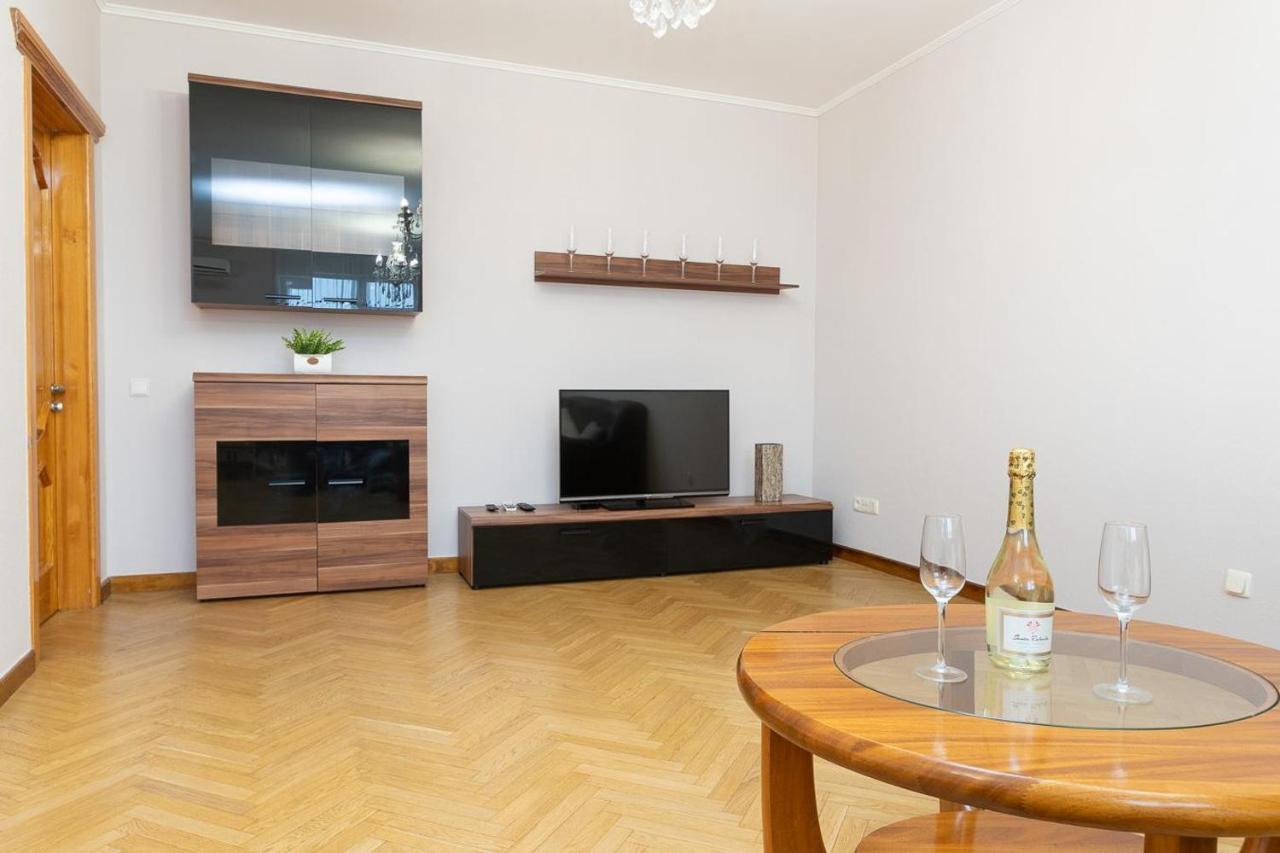 Spacious Apartments In The Center Of Obolon 2 Bedrooms Kiev Eksteriør bilde