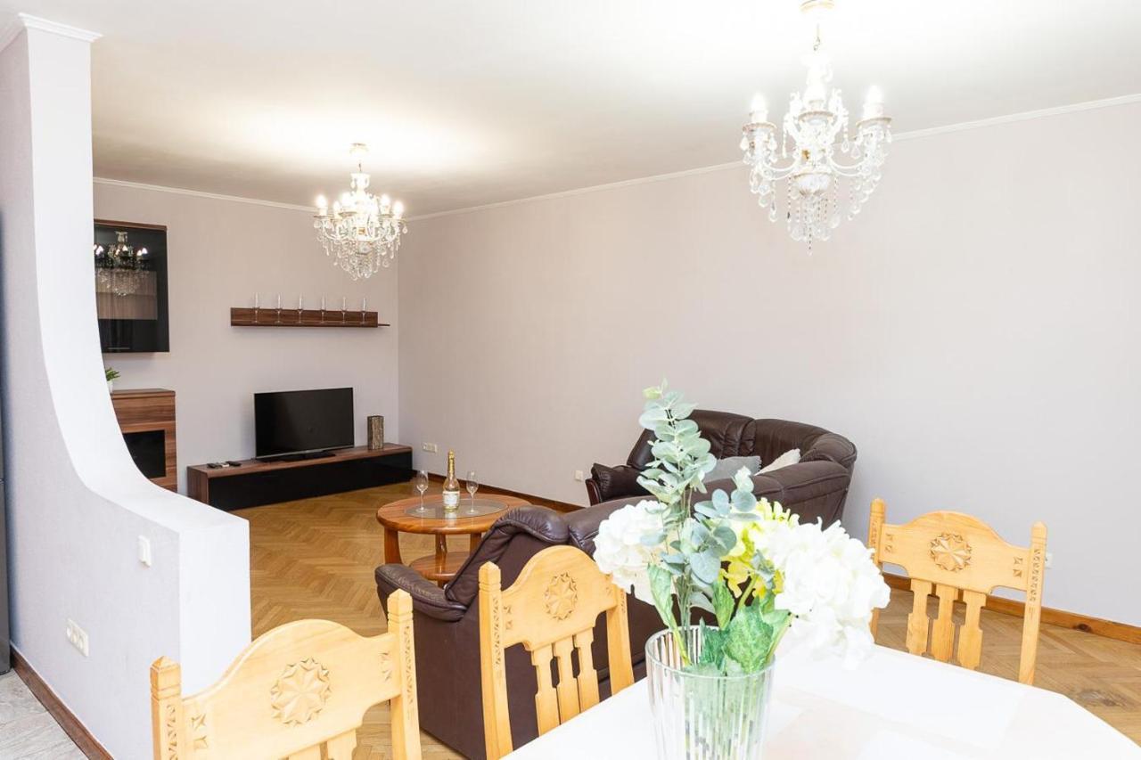 Spacious Apartments In The Center Of Obolon 2 Bedrooms Kiev Eksteriør bilde