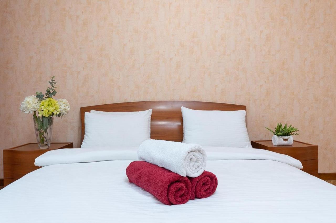 Spacious Apartments In The Center Of Obolon 2 Bedrooms Kiev Eksteriør bilde